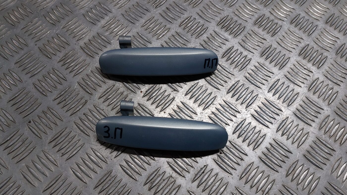 Priekšējāis labais durvju rokturis priekš MITSUBISHI COLT 2007