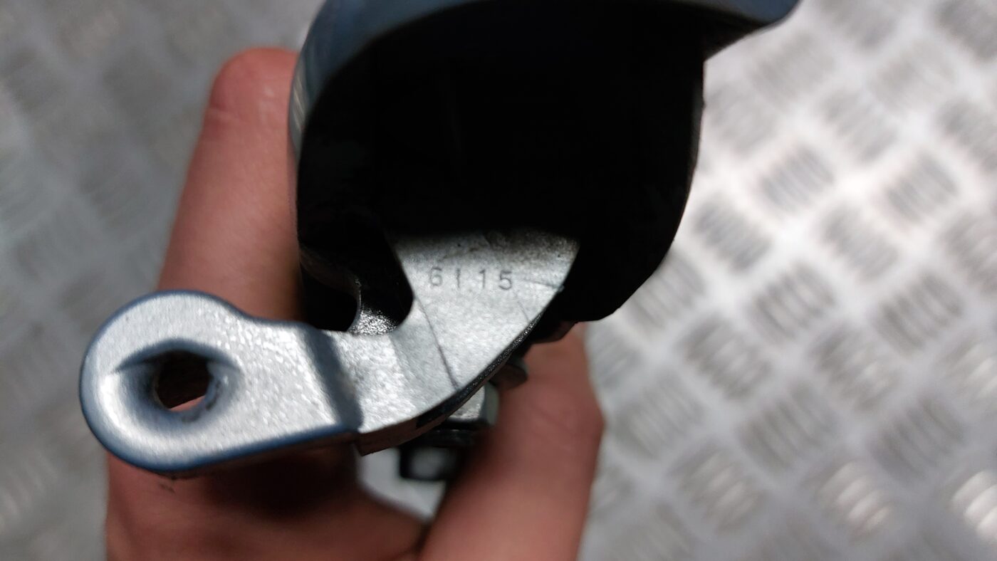 Priekšējāis labais durvju rokturis priekš MITSUBISHI COLT 2007