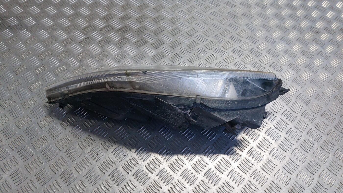 Priekšējais kreisais lukturis priekš MITSUBISHI COLT 2007