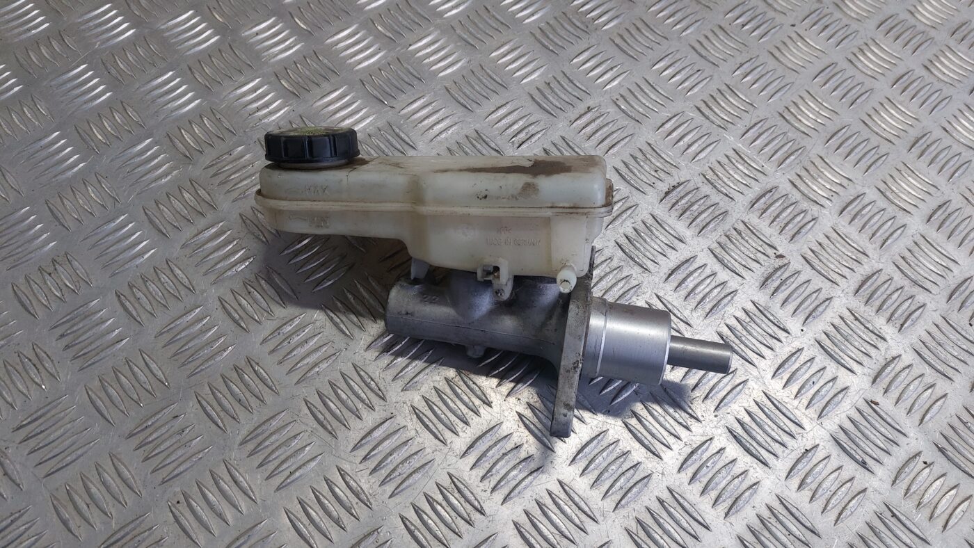 Bremžu pastiprinātāja galvenais cilindrs priekš MITSUBISHI COLT 2007 1 Bremžu pastiprinātāja galvenais cilindrs priekš MITSUBISHI COLT 2007