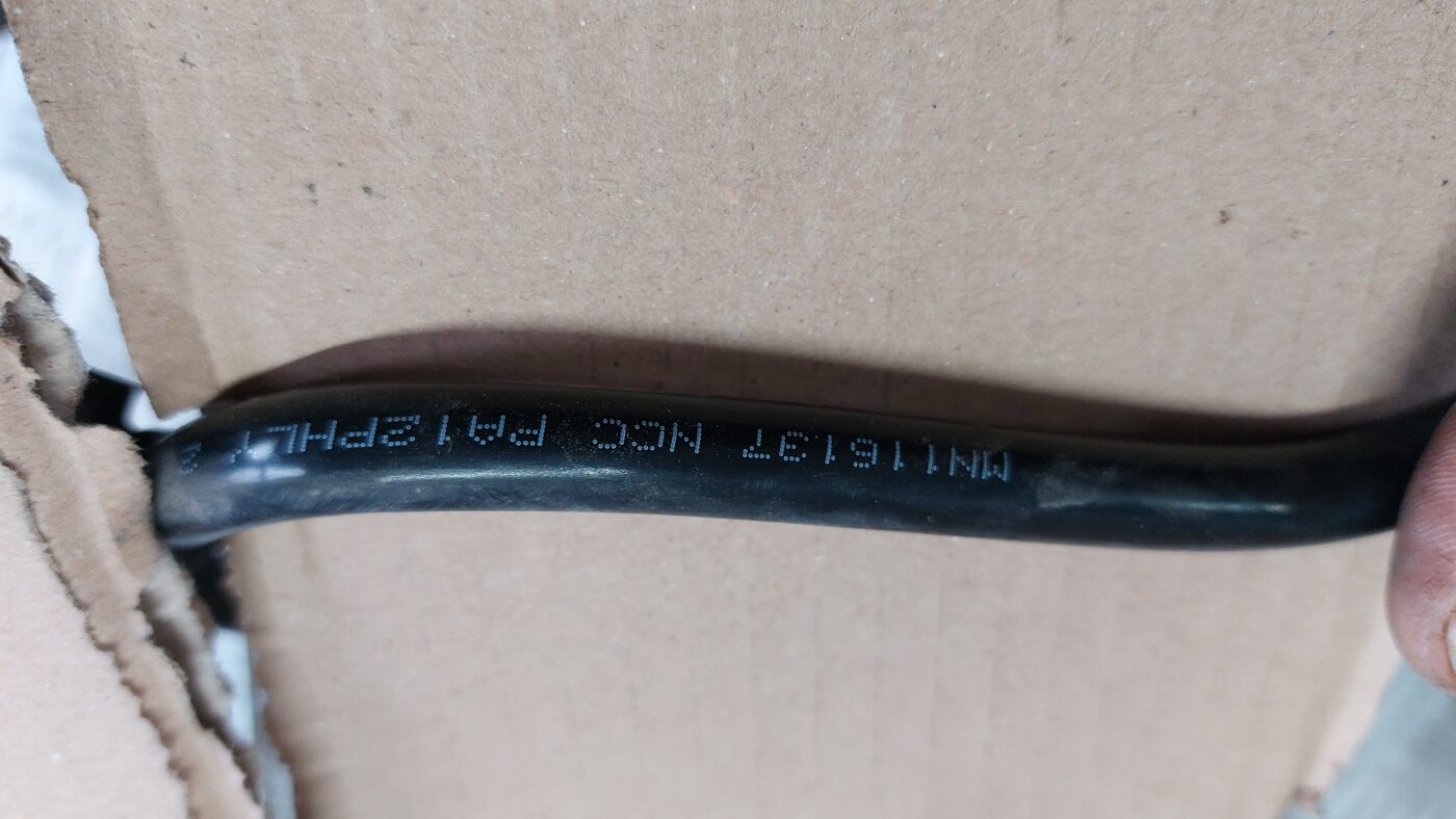 Bremžu caurule priekš MITSUBISHI COLT 2007 2 Bremžu caurule priekš MITSUBISHI COLT 2007