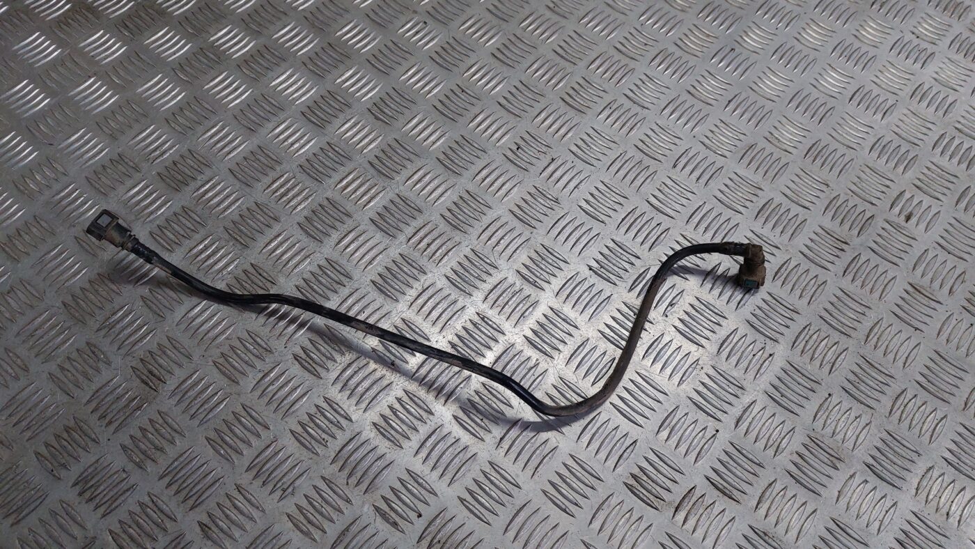 Degvielas caurule priekš MITSUBISHI COLT 2007 1 Degvielas caurule priekš MITSUBISHI COLT 2007