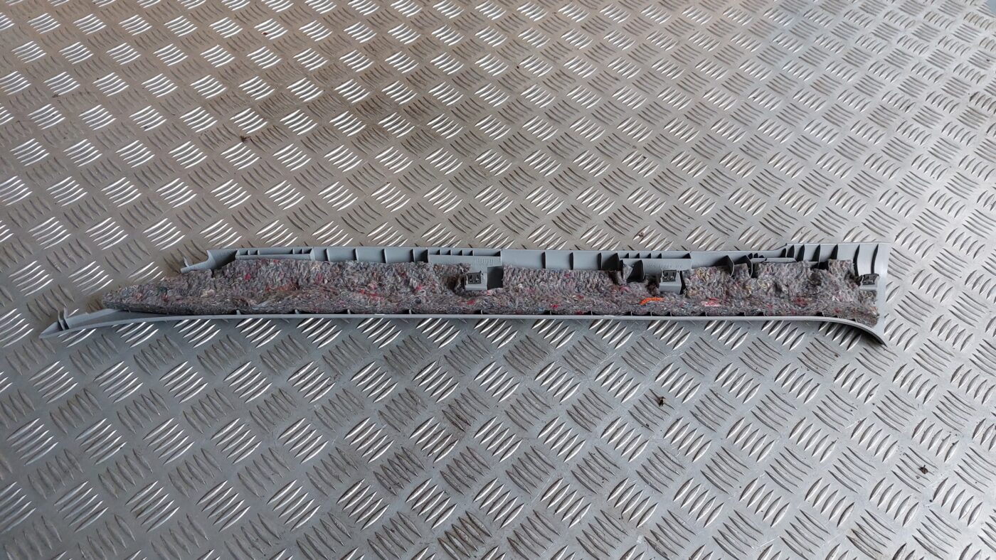 Priekšējas salona statnes apdare priekš MITSUBISHI COLT 2007