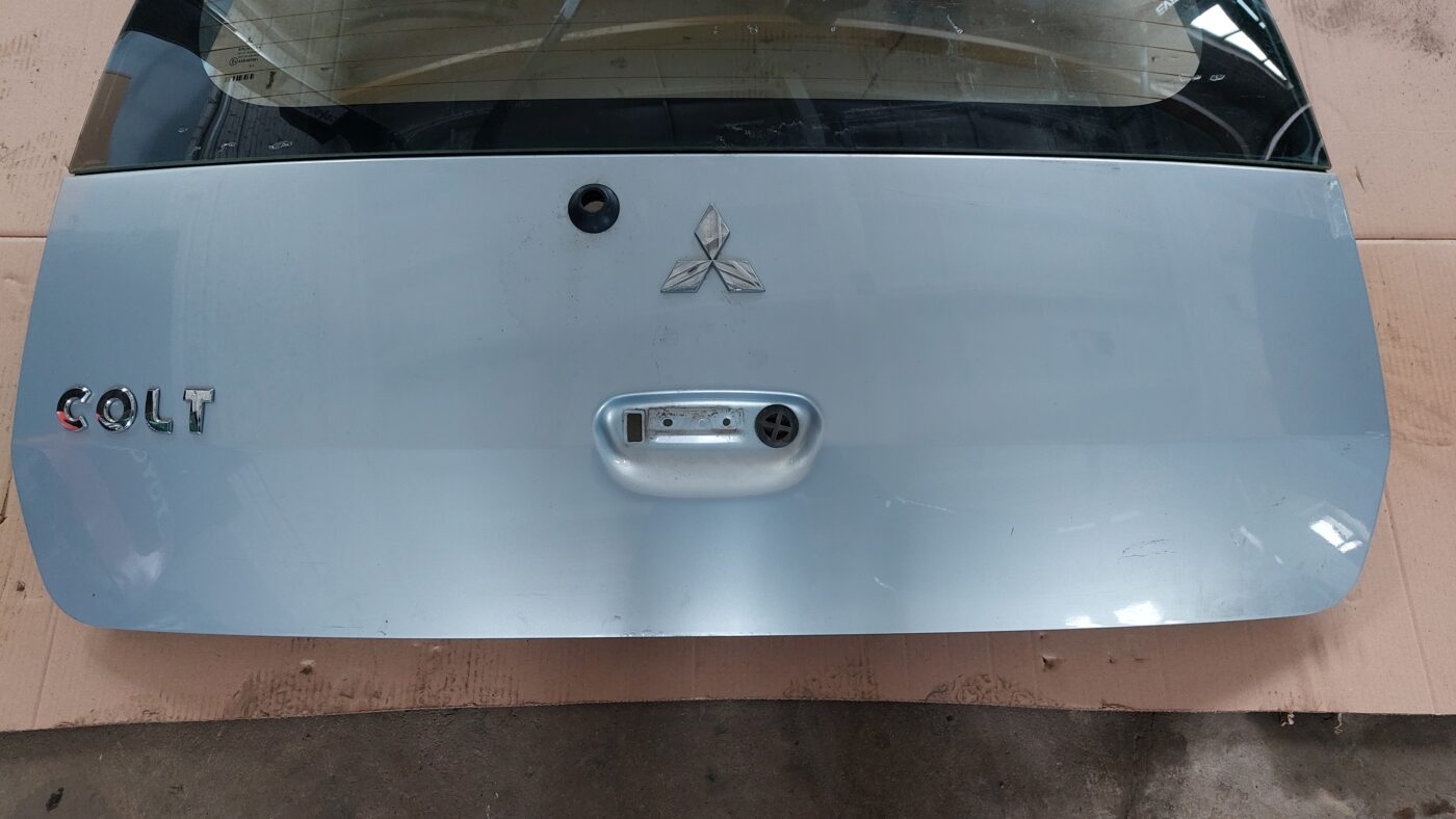 Bagāžnieka vāks priekš MITSUBISHI COLT 2007 2 Bagāžnieka vāks priekš MITSUBISHI COLT 2007