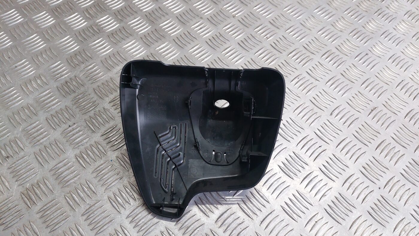 Atpakaļskata spoguļa apdare (salonā) priekš VOLVO V60 2012 2 Atpakaļskata spoguļa apdare (salonā) priekš VOLVO V60 2012