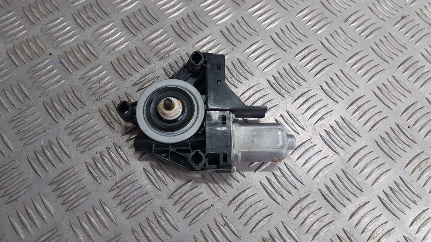 Elektrisko stiklu motors priekš VOLVO V60 2012