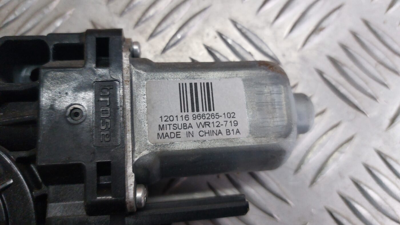 Elektrisko stiklu motors priekš VOLVO V60 2012