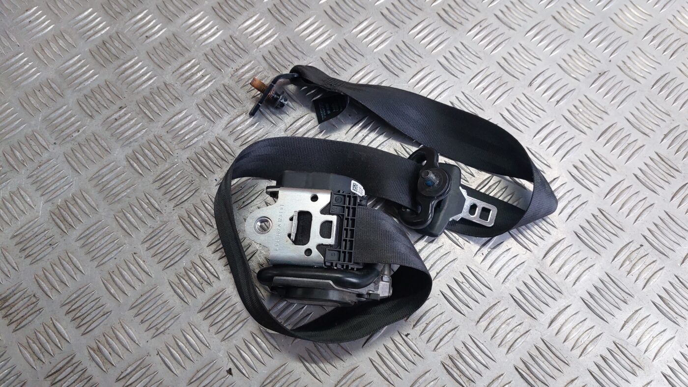 Aizmugurējā labā drošības josta priekš VOLVO V60 2012 2 Aizmugurējā labā drošības josta priekš VOLVO V60 2012