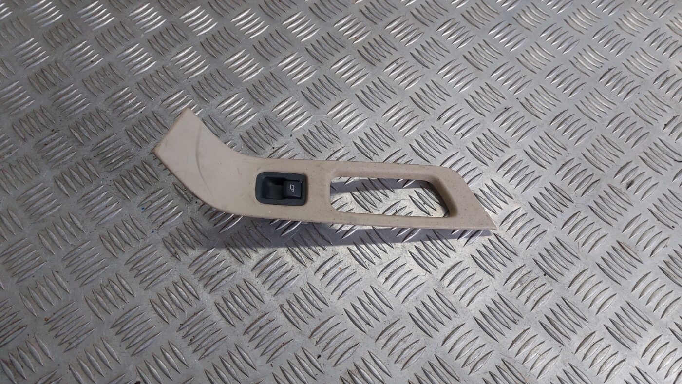 Pasažiera durvju slēdža pogas priekš VOLVO V60 2012 1 Pasažiera durvju slēdža pogas priekš VOLVO V60 2012