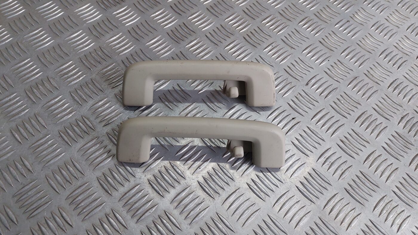 Salona rokturis griestos priekš VOLVO V60 2012 1 Salona rokturis griestos priekš VOLVO V60 2012