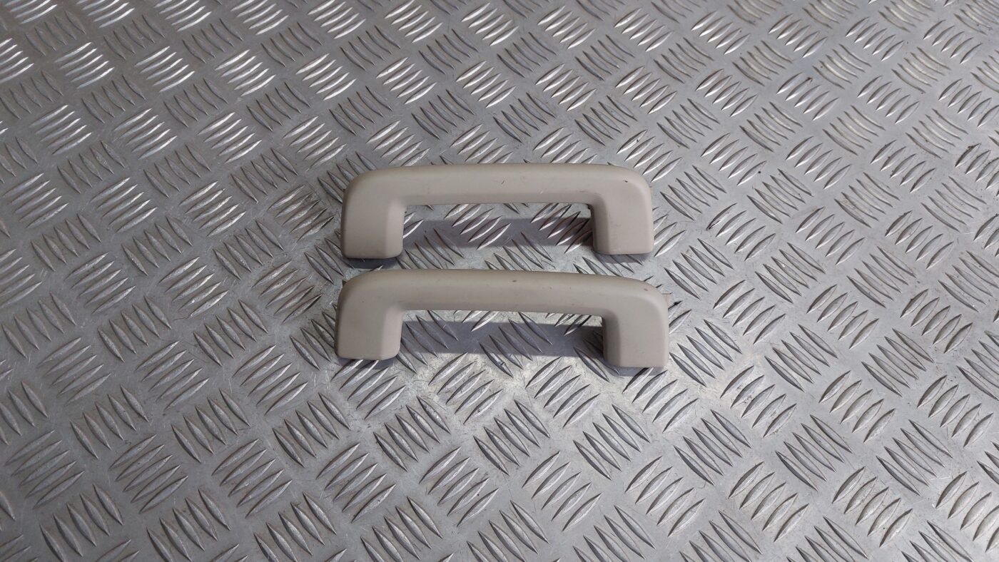 Salona rokturis griestos priekš VOLVO V60 2012 1 Salona rokturis griestos priekš VOLVO V60 2012