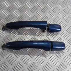 Priekšējāis labais durvju rokturis priekš VOLVO V60 2012