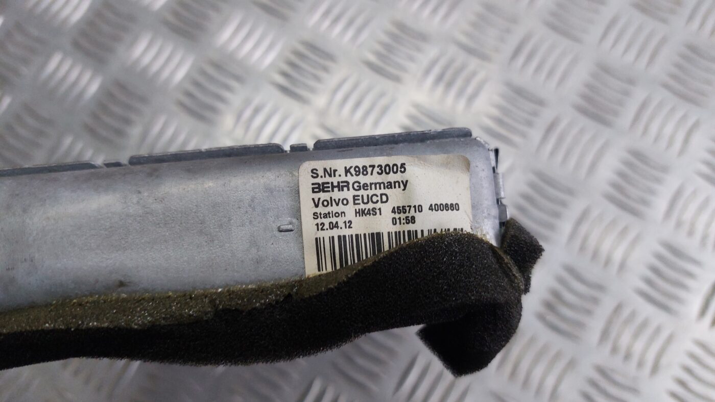 Apsildes sistēmas radiators priekš VOLVO V60 2012 3 Apsildes sistēmas radiators priekš VOLVO V60 2012