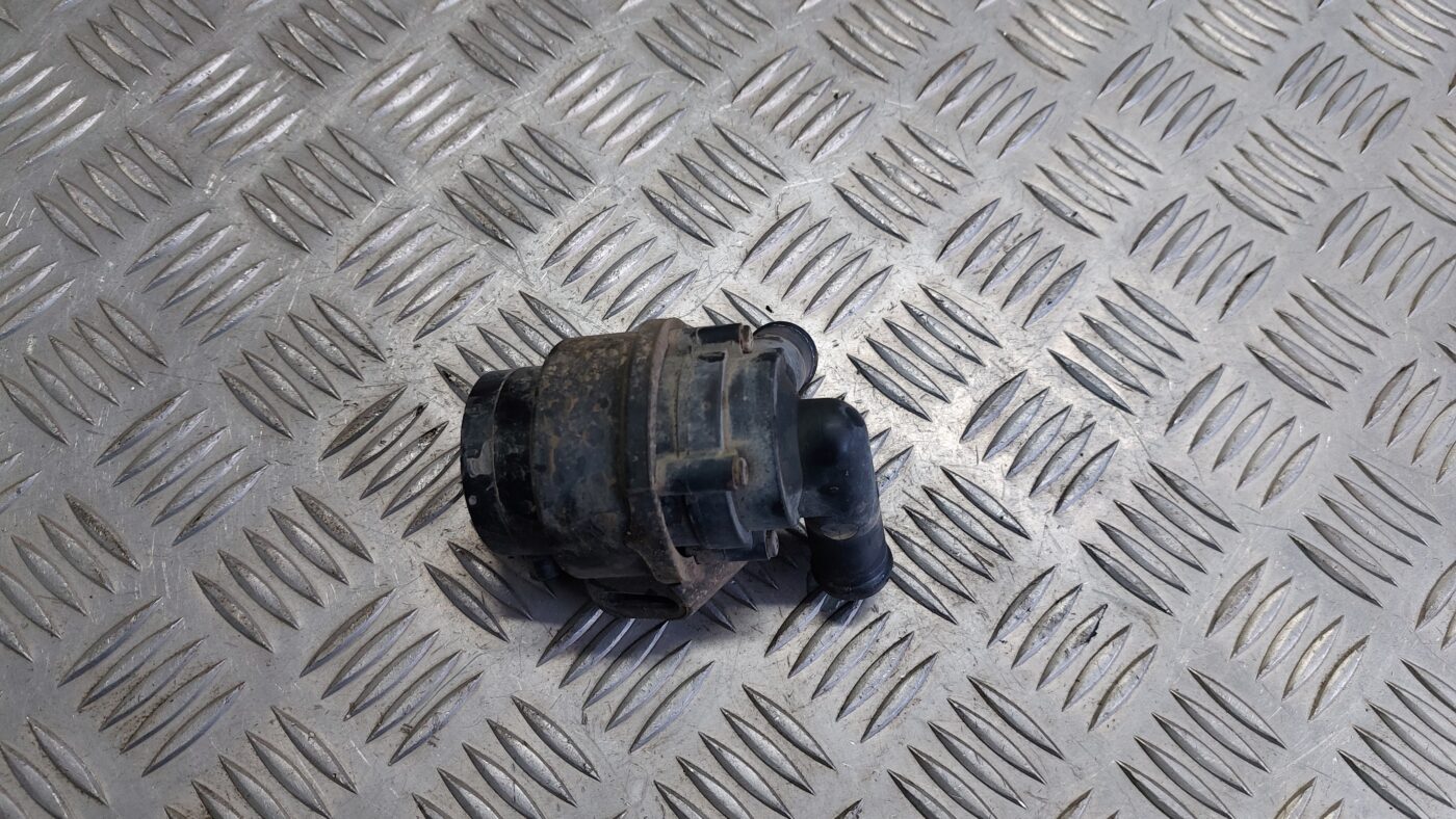 Papildus elektriskais ūdens sūknis priekš VOLVO V60 2012