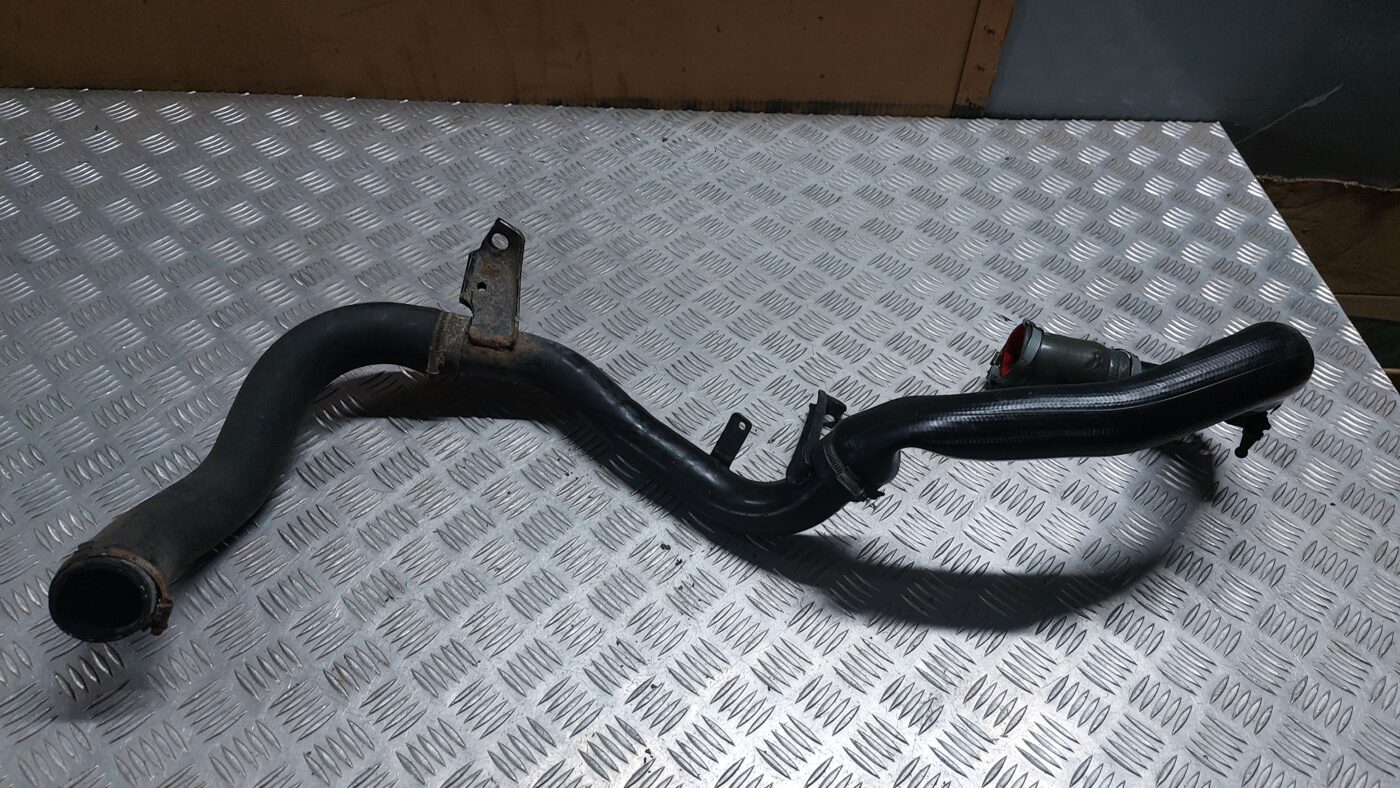 Interkulera caurule priekš VOLVO V60 2012