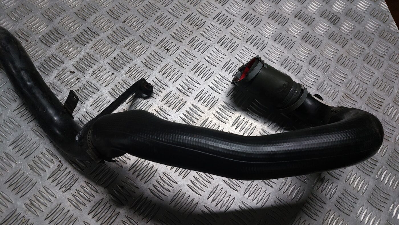 Interkulera caurule priekš VOLVO V60 2012