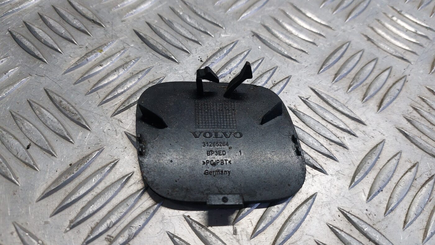 Priekšēja bufera vilkšanas āķa vāks priekš VOLVO V60 2012 2 Priekšēja bufera vilkšanas āķa vāks priekš VOLVO V60 2012