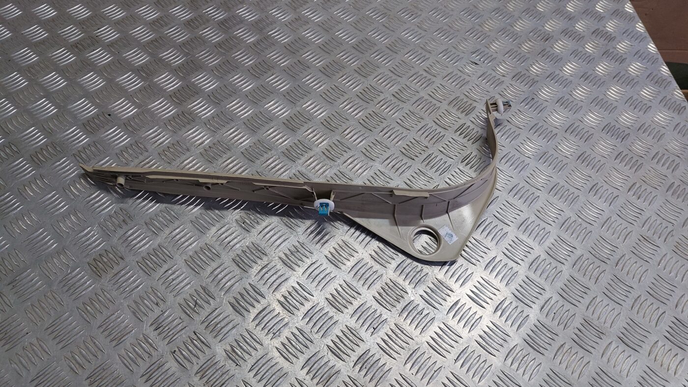 Sliekšņa priekšēja kreisa uzlika (salonā) priekš VOLVO V60 2012