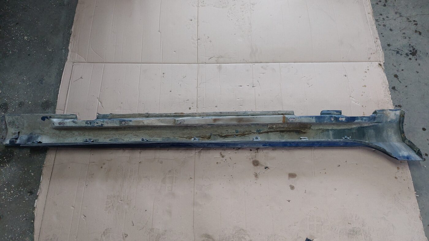 Ārēja sliekšņa kreisa uzlika priekš VOLVO V60 2012 2 Ārēja sliekšņa kreisa uzlika priekš VOLVO V60 2012