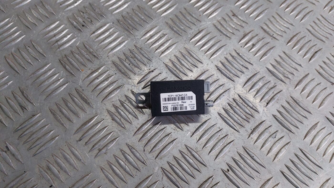 Antenas pastiprinātāja bloks priekš VOLVO V60 2012 1 Antenas pastiprinātāja bloks priekš VOLVO V60 2012