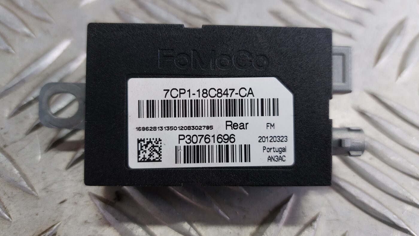 Antenas pastiprinātāja bloks priekš VOLVO V60 2012 4 Antenas pastiprinātāja bloks priekš VOLVO V60 2012