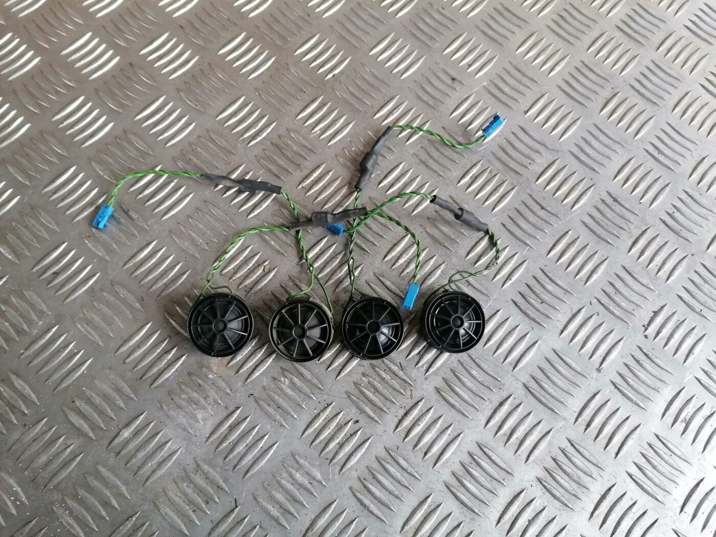 Durvju skaļrunis, augšā priekš BMW 123 E87 2008 BLACK 1 Durvju skaļrunis, augšā priekš BMW 123 E87 2008 BLACK