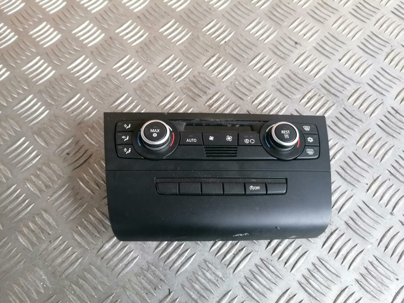 Klimata kontroles bloks priekš BMW 123 E87 2008 BLACK 1 Klimata kontroles bloks priekš BMW 123 E87 2008 BLACK