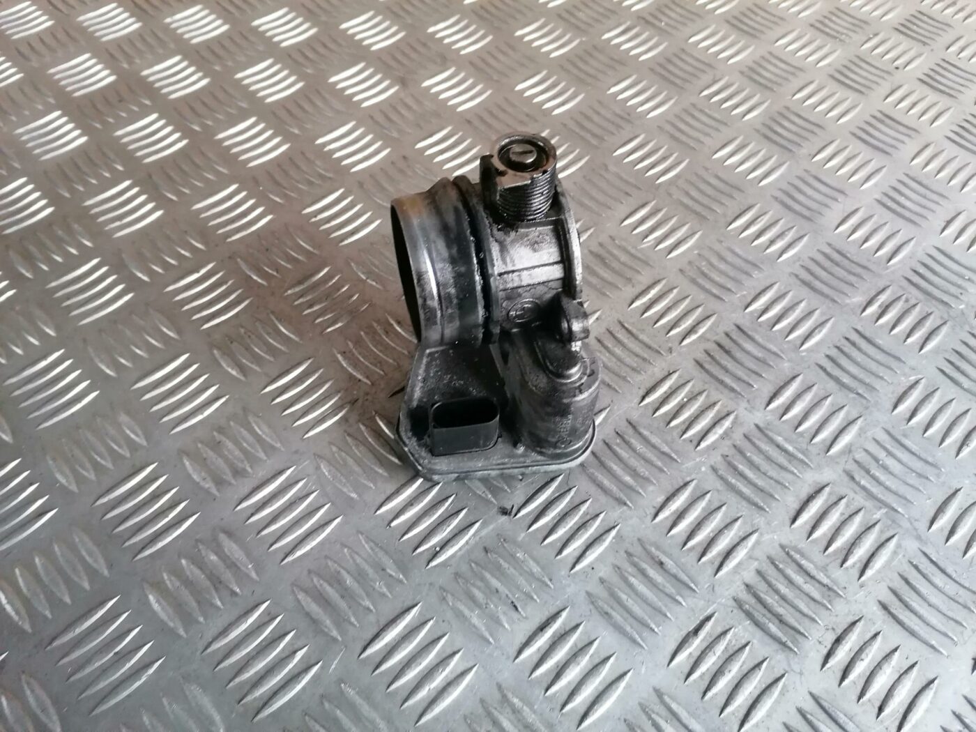 Droseļvārsts priekš BMW 123 E87 2008 BLACK 2 Droseļvārsts priekš BMW 123 E87 2008 BLACK