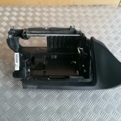 Mantu glabāšanas nodalījums pasažiera pusē priekš BMW 123 E87 2008 BLACK
