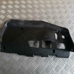 Mērinstrumentu paneļa apakšēja apdare priekš BMW 123 E87 2008 BLACK