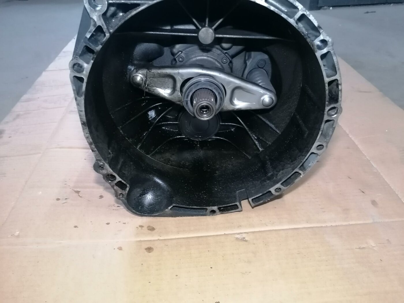 Mehāniska pārnesumkārba priekš BMW 123 E87 2008 BLACK 3 Mehāniska pārnesumkārba priekš BMW 123 E87 2008 BLACK