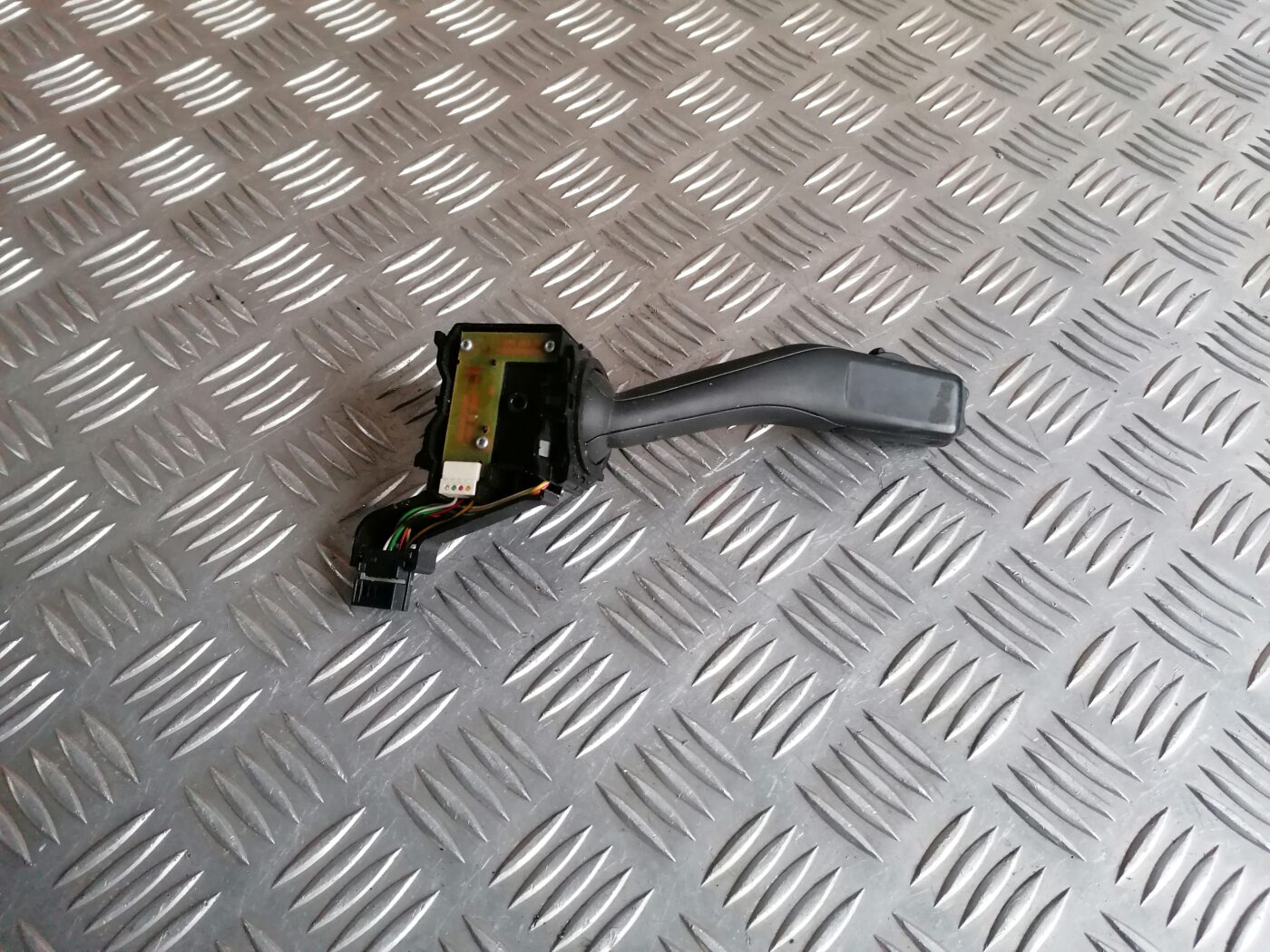 Pagrieziena rādītāju slēdzis priekš ŠKODA OCTAVIA 2006 4 Pagrieziena rādītāju slēdzis priekš ŠKODA OCTAVIA 2006