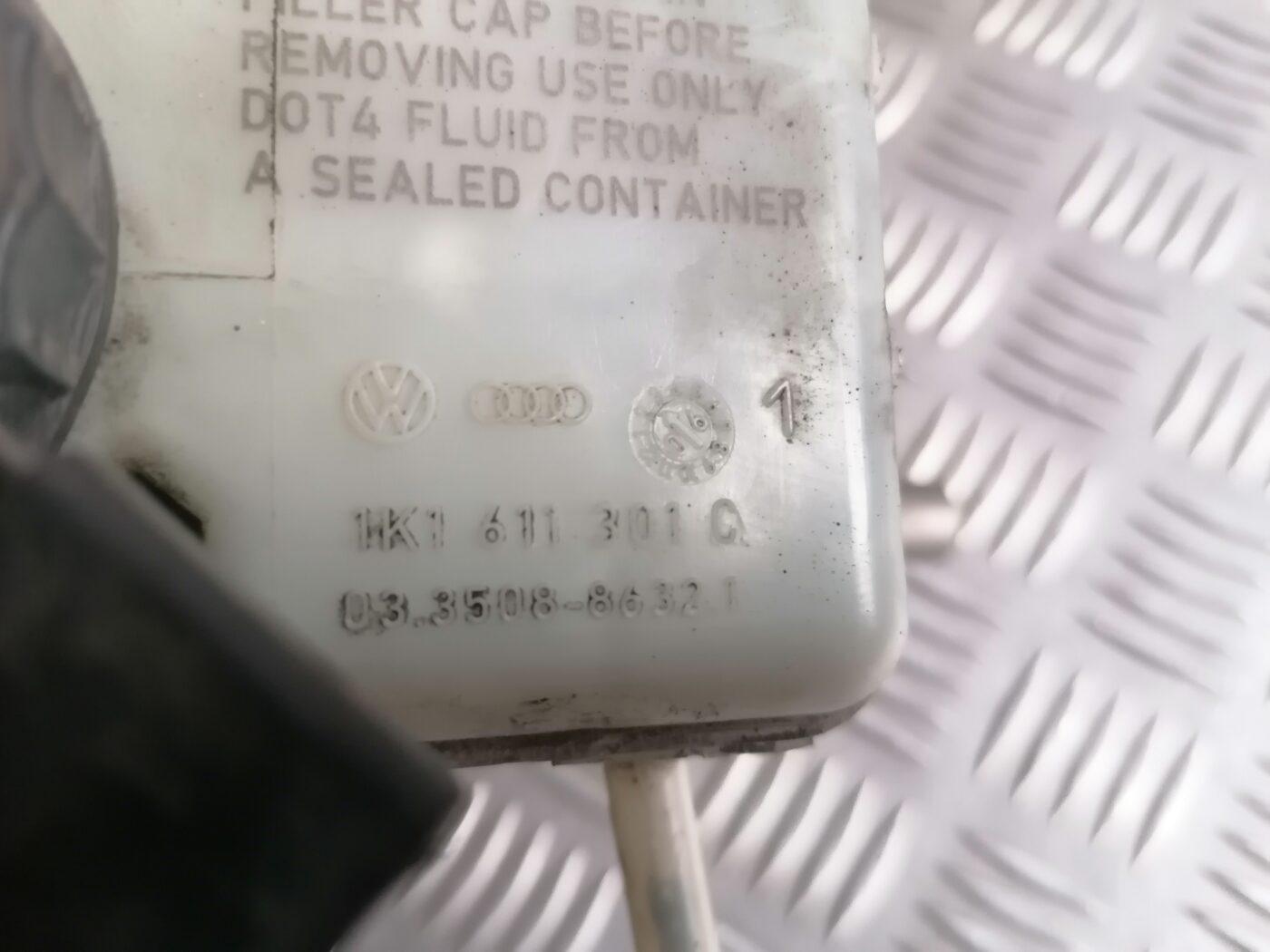 Bremžu pastiprinātāja galvenais cilindrs priekš ŠKODA OCTAVIA 2006