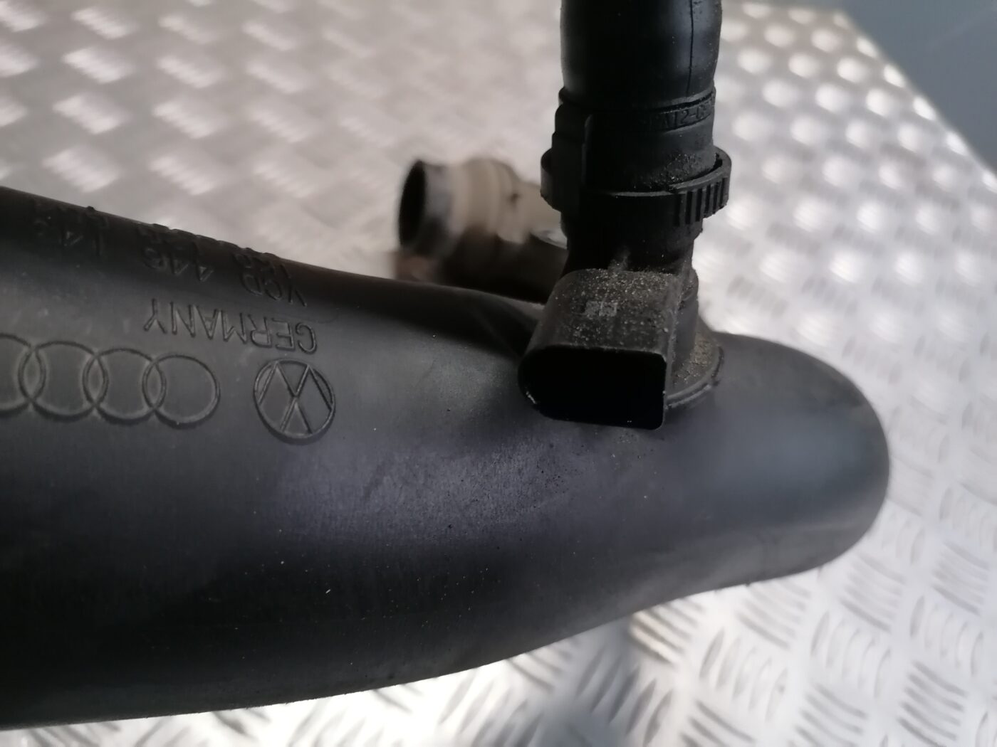 Interkulera caurule priekš ŠKODA OCTAVIA 2006