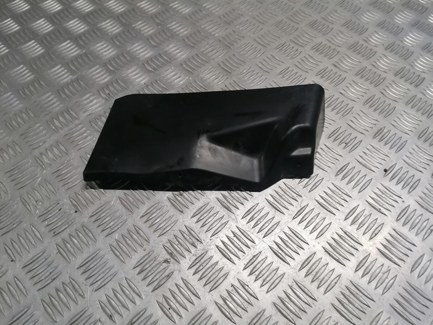 Ieplūdes gaisa deflektors/Difuzors priekš ŠKODA OCTAVIA 2006