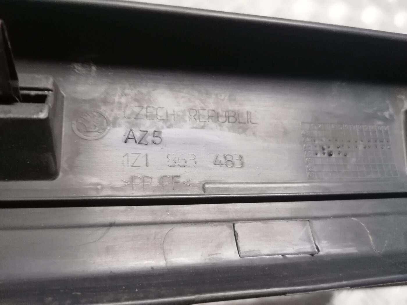 Sliekšņa priekšēja kreisa uzlika (salonā) priekš ŠKODA OCTAVIA 2006 4 Sliekšņa priekšēja kreisa uzlika (salonā) priekš ŠKODA OCTAVIA 2006