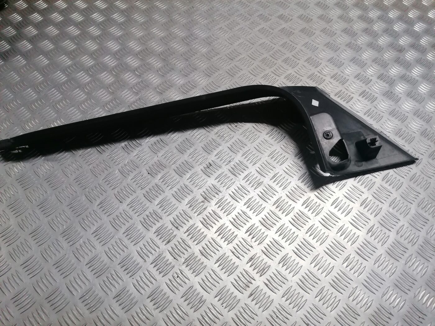 Sliekšņa priekšēja kreisa uzlika (salonā) priekš ŠKODA OCTAVIA 2006 3 Sliekšņa priekšēja kreisa uzlika (salonā) priekš ŠKODA OCTAVIA 2006