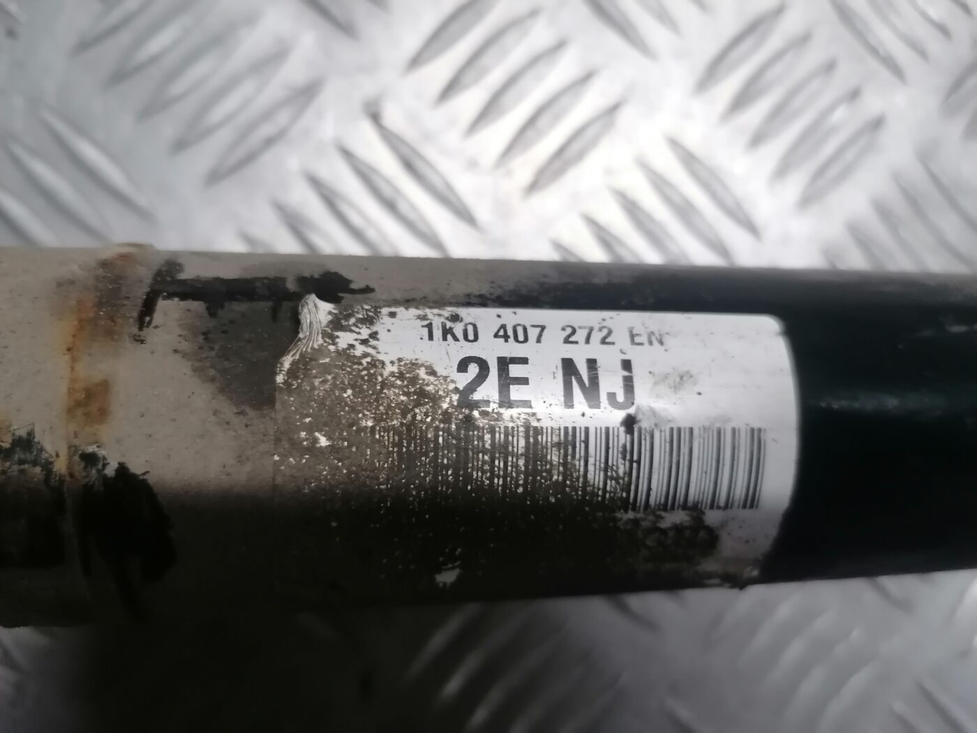 Pusass priekšēja labā priekš ŠKODA OCTAVIA 2006 3 Pusass priekšēja labā priekš ŠKODA OCTAVIA 2006