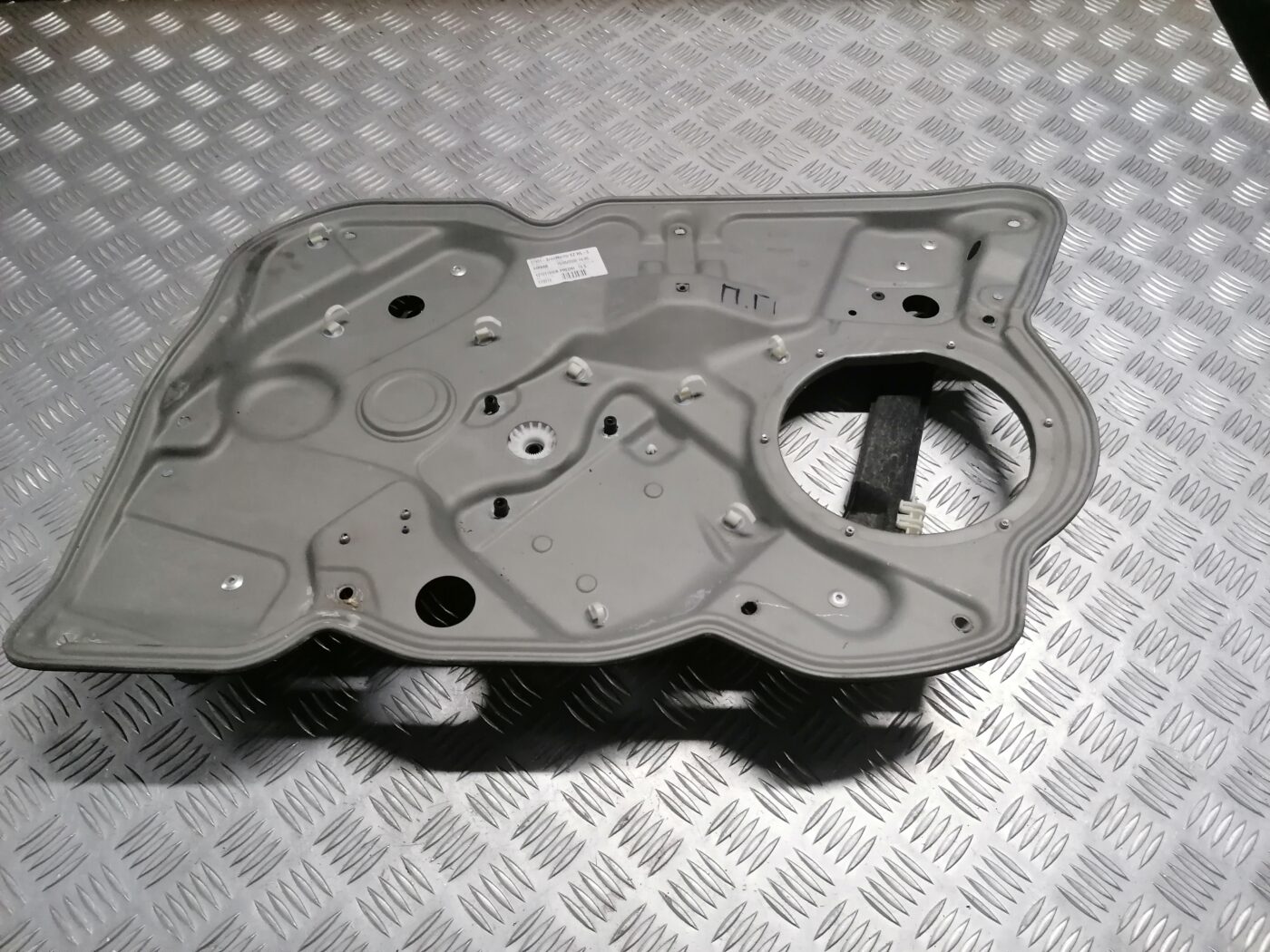 Stikla pacelšanas mehānisma panele priekš ŠKODA OCTAVIA 2006 1 Stikla pacelšanas mehānisma panele priekš ŠKODA OCTAVIA 2006