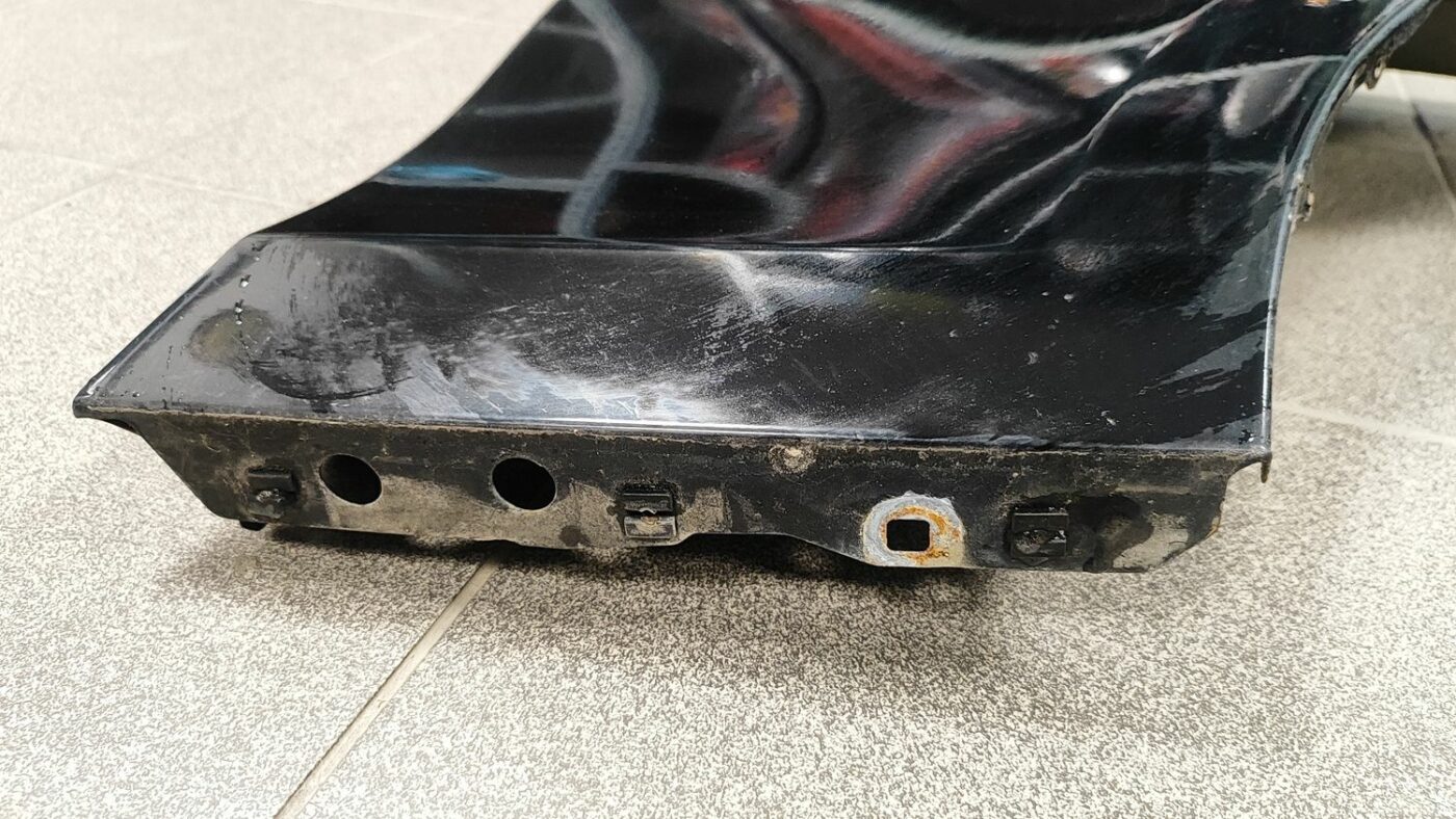 Priekšējais labais spārns priekš BMW 123 E87 2008 BLACK 4 Priekšējais labais spārns priekš BMW 123 E87 2008 BLACK