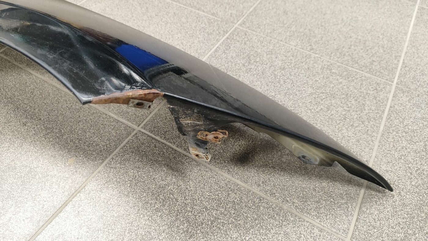 Priekšējais labais spārns priekš BMW 123 E87 2008 BLACK 6 Priekšējais labais spārns priekš BMW 123 E87 2008 BLACK