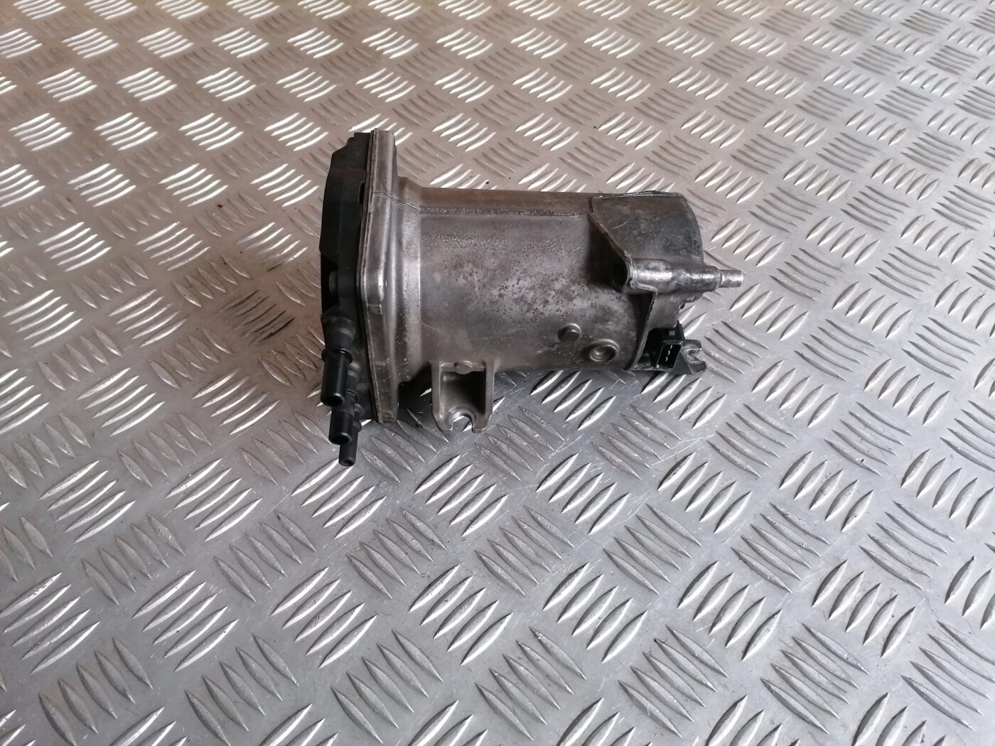 Degvielas filtra korpuss priekš PEUGEOT 607 2010