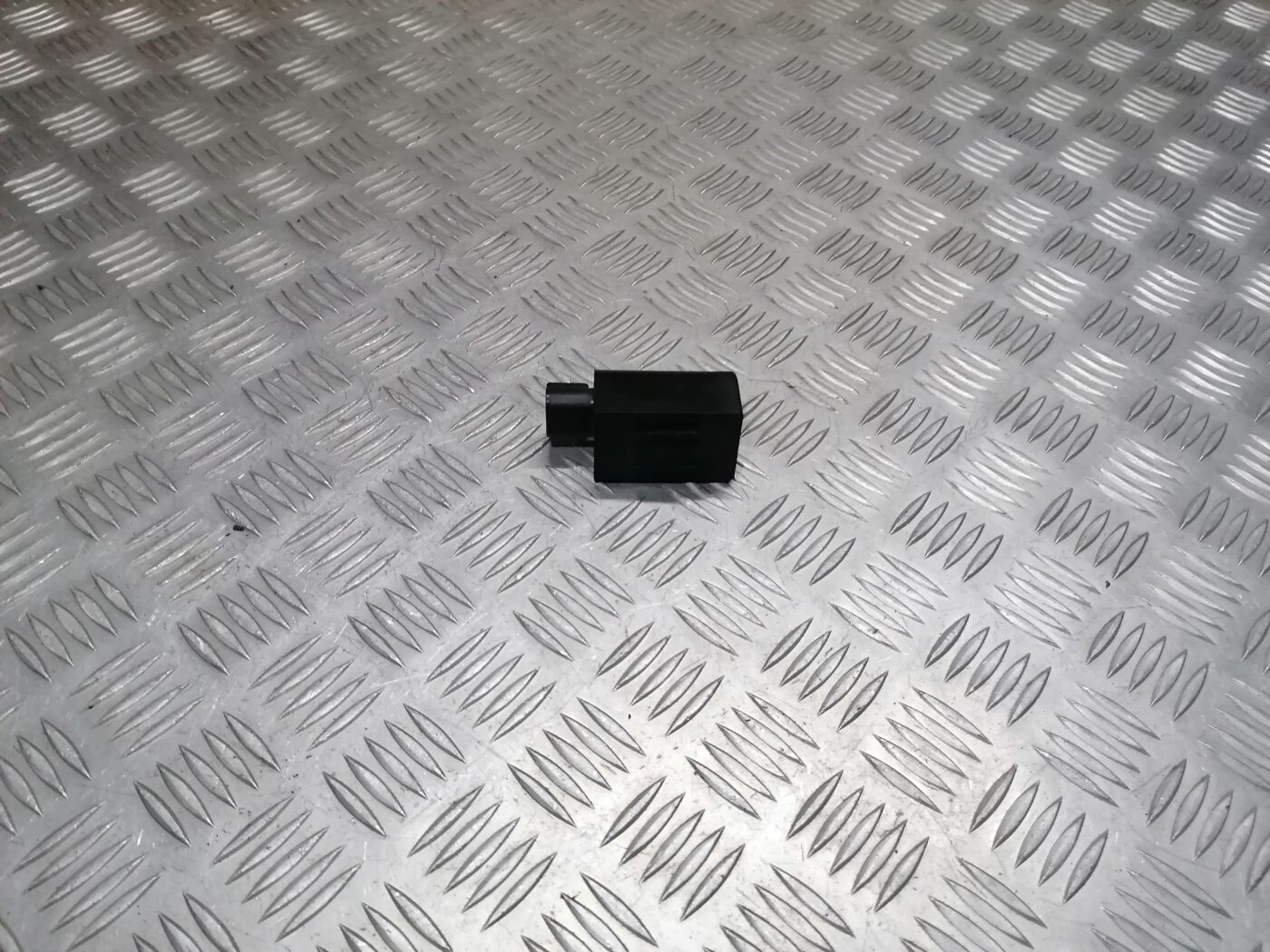 Dzesēšanas radiatora releja priekš PEUGEOT 607 2010 3 Dzesēšanas radiatora releja priekš PEUGEOT 607 2010