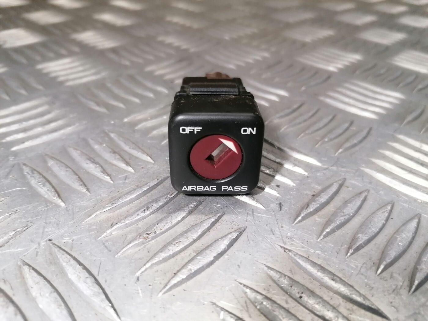 Drošības spilvena izslēgšanas slēdzis priekš PEUGEOT 607 2010