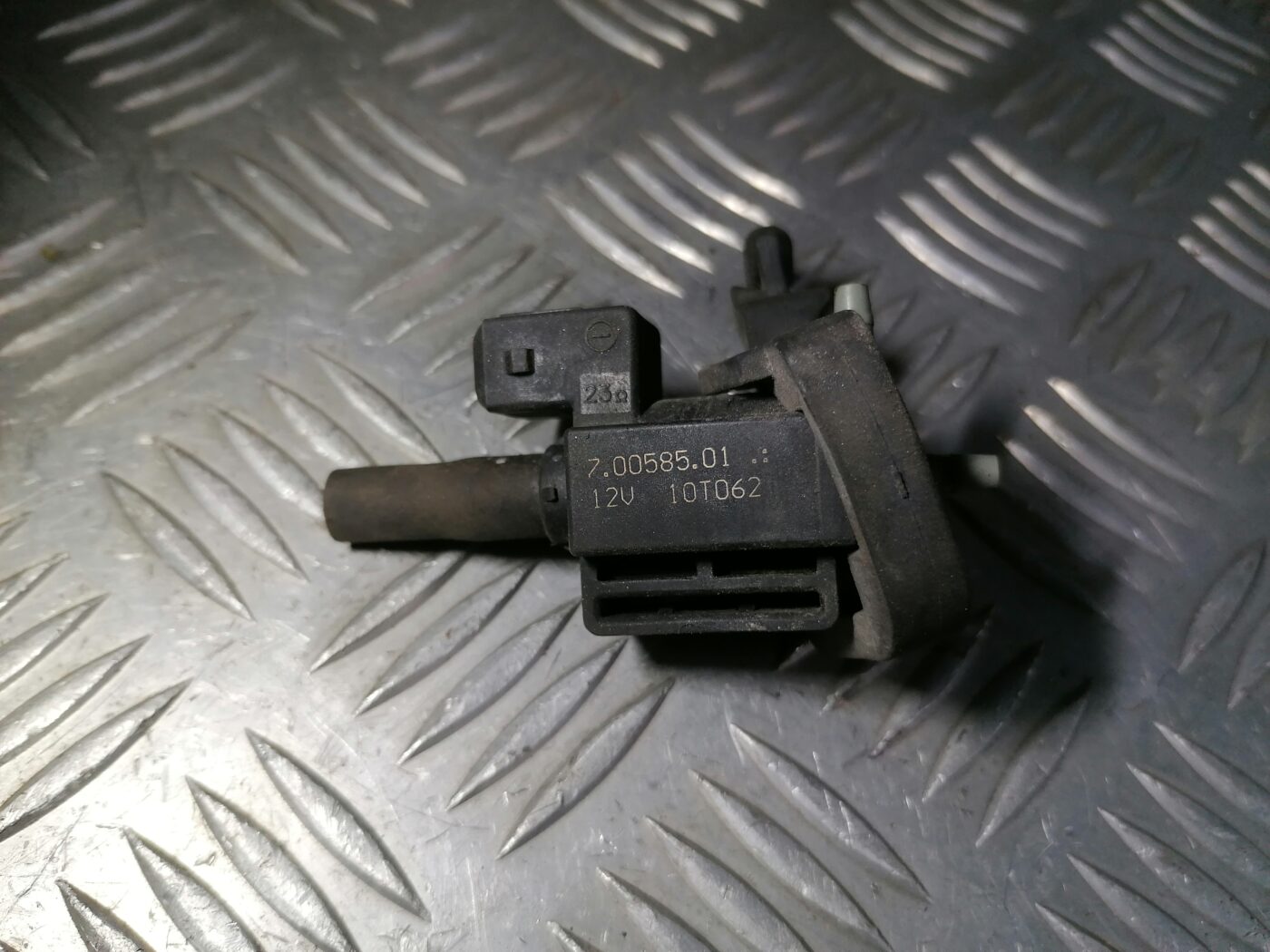 Solenoīda vakuuma vārsts priekš PEUGEOT 607 2010 2 Solenoīda vakuuma vārsts priekš PEUGEOT 607 2010