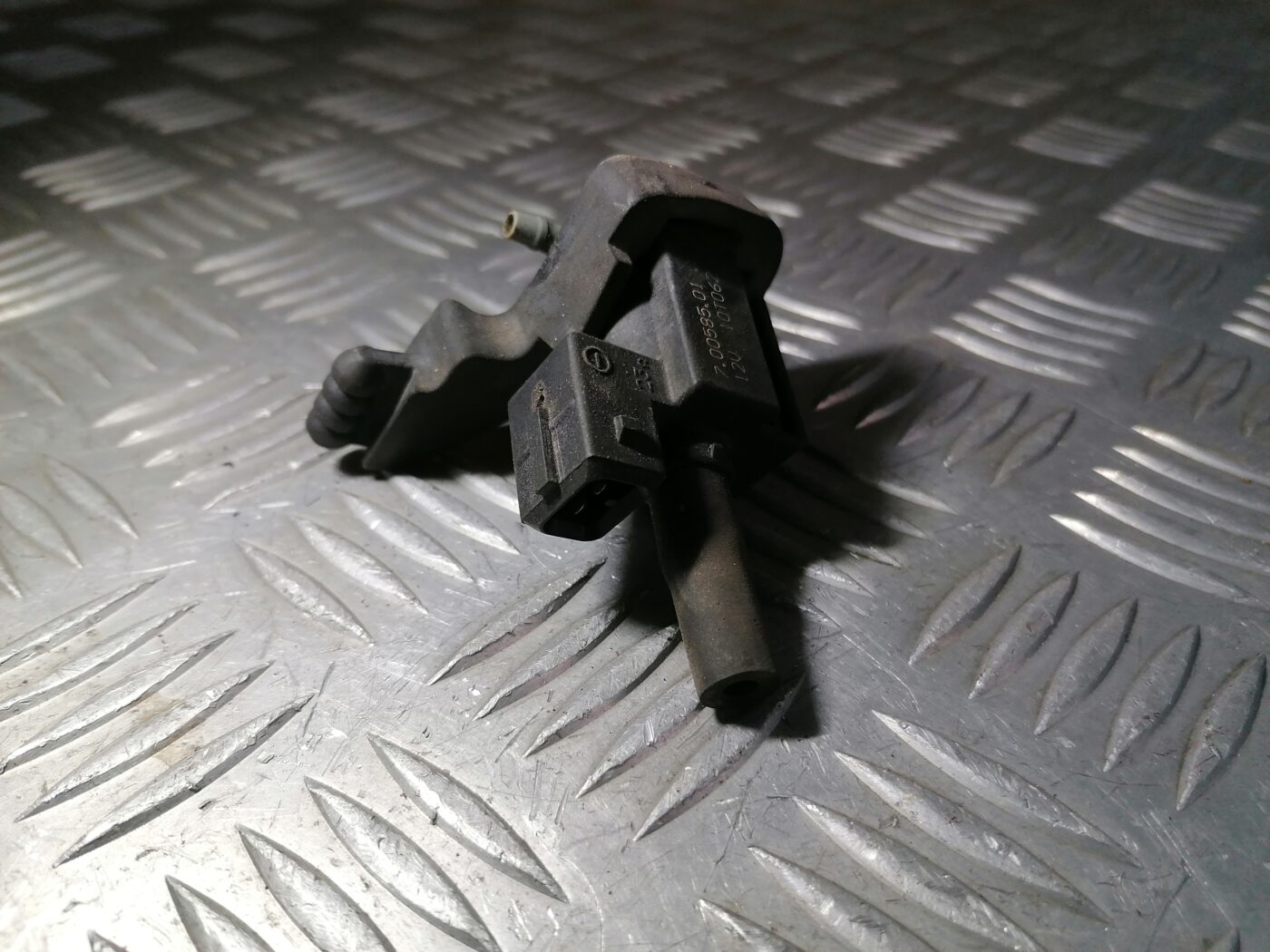 Solenoīda vakuuma vārsts priekš PEUGEOT 607 2010 3 Solenoīda vakuuma vārsts priekš PEUGEOT 607 2010