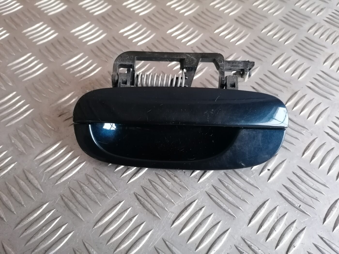 Aizmugurējais kreisais durvju rokturis priekš PEUGEOT 607 2010 2 Aizmugurējais kreisais durvju rokturis priekš PEUGEOT 607 2010