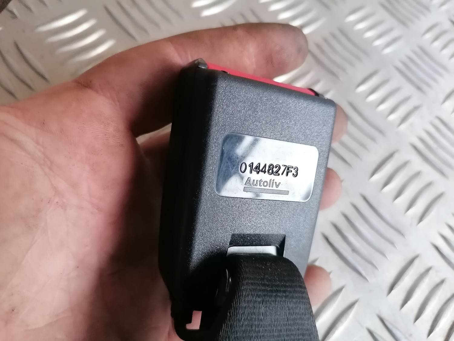 Aizmugurējā dubultā drošības jostas sprādze priekš PEUGEOT 607 2010