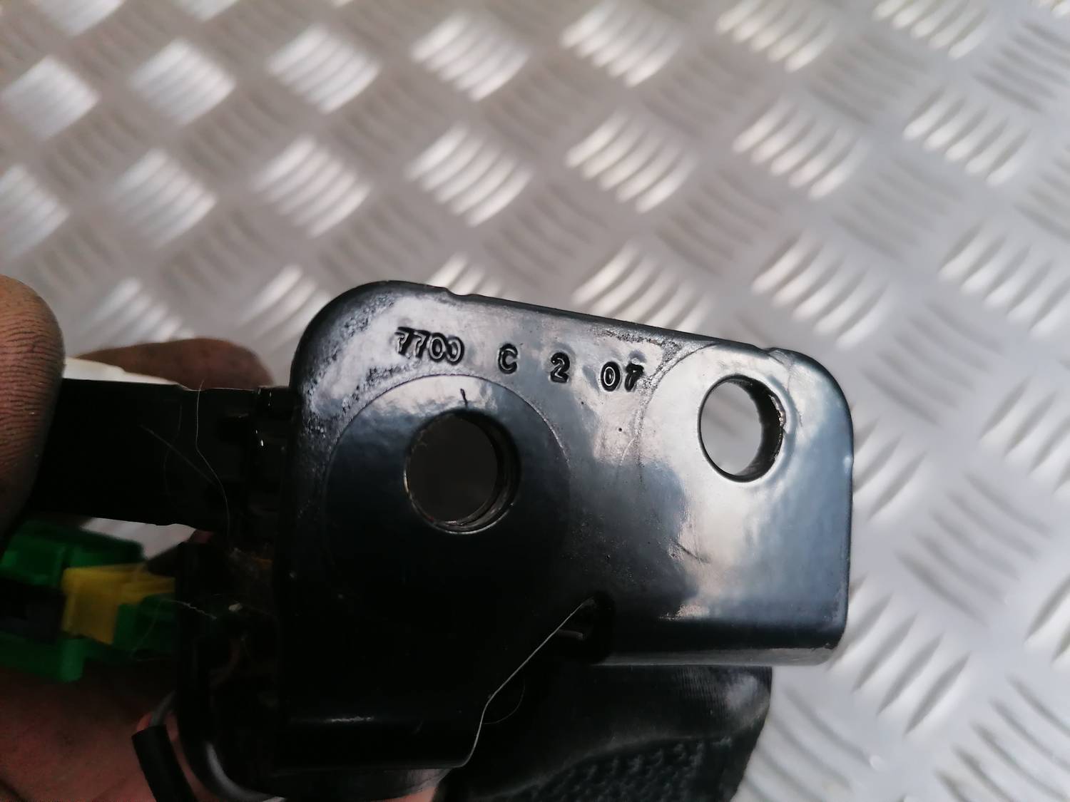 Aizmugurējā dubultā drošības jostas sprādze priekš PEUGEOT 607 2010