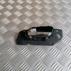 Salona durvju rokturis, priekšējais kreisais priekš PEUGEOT 607 2010